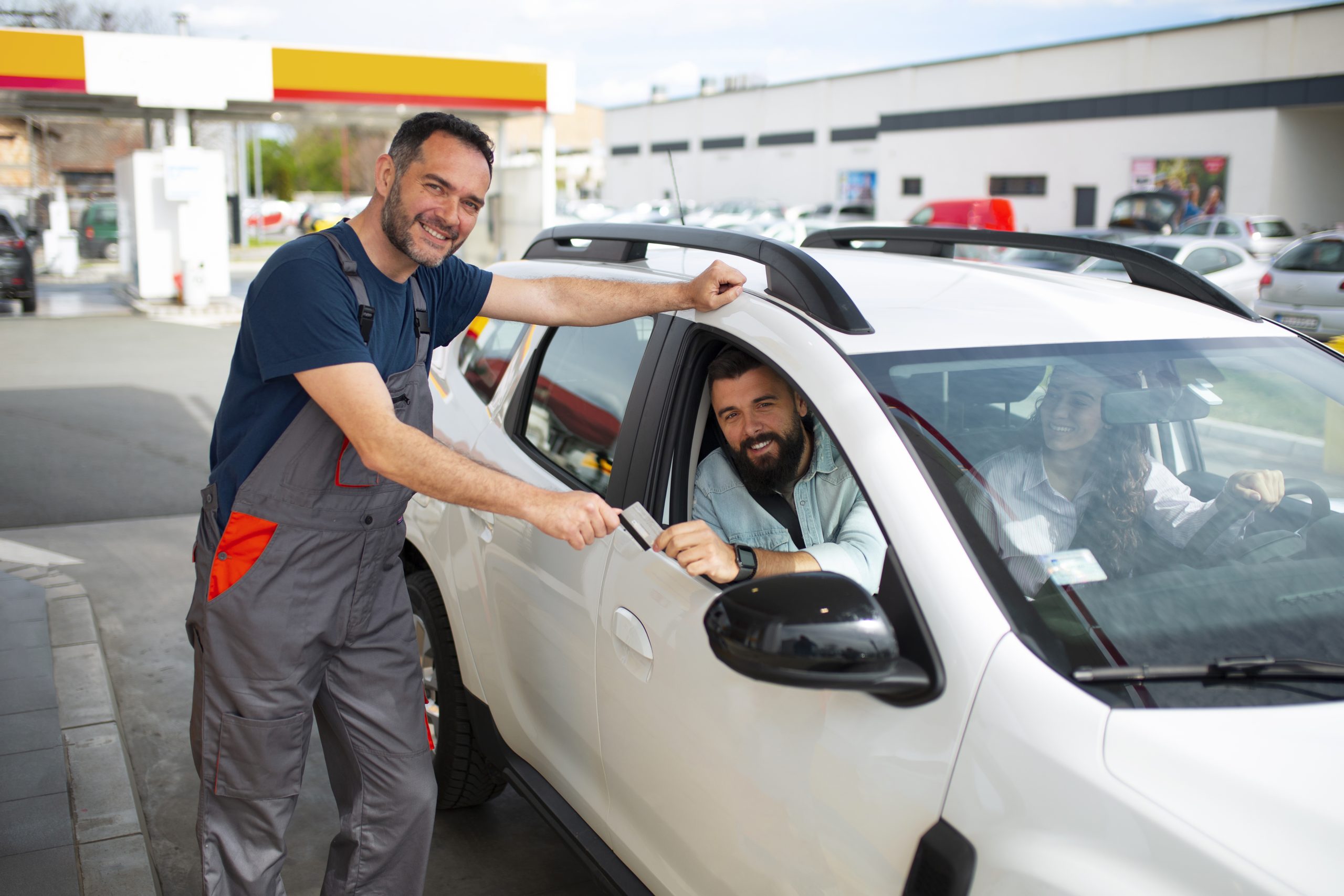 5 perguntas que o frentista pode fazer para melhorar as vendas no posto