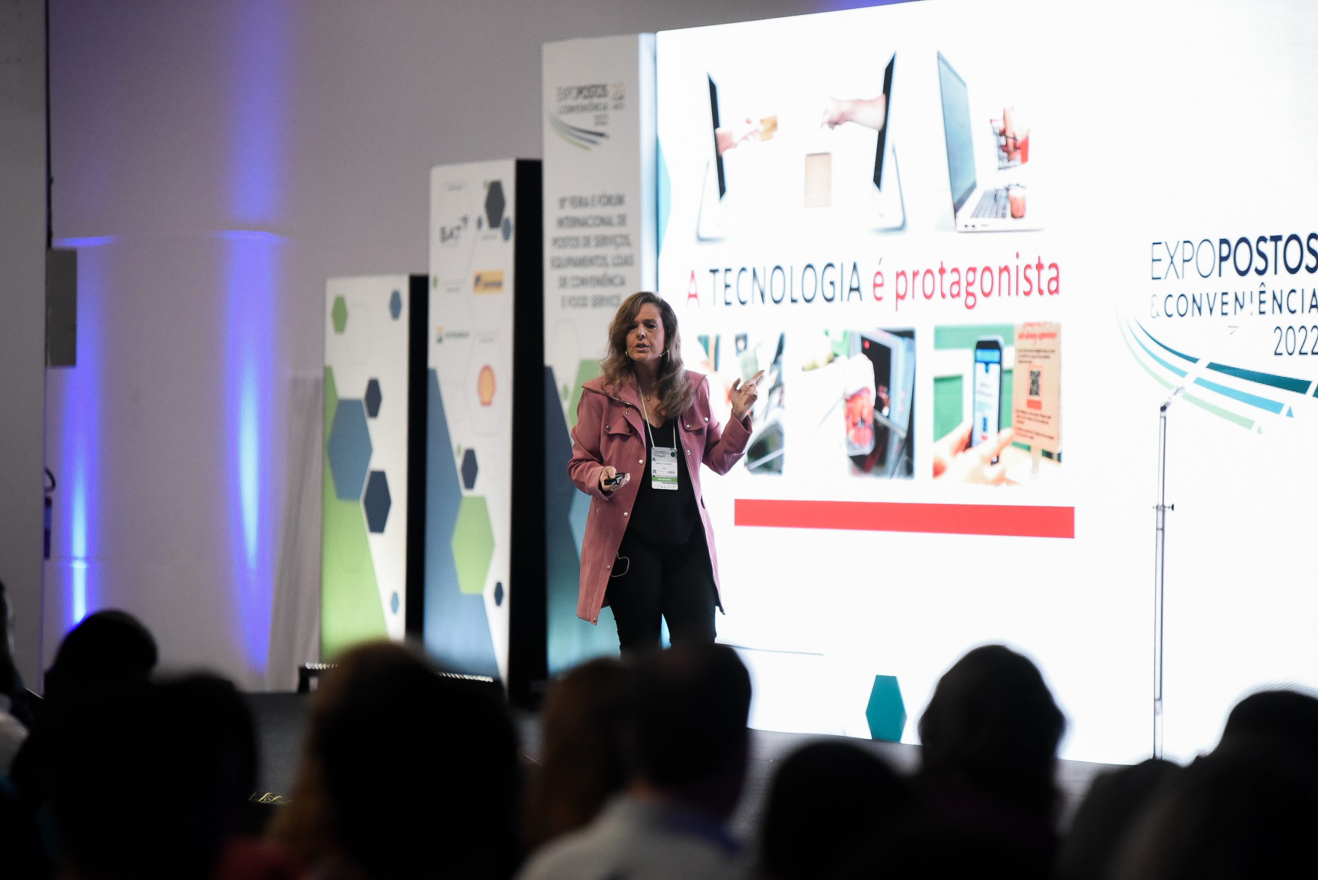 ENTREVISTA: GISELLE VALDEVEZ E FLAVIO SANTIAGO LEVAM TODA A EXPERIÊNCIA NO MERCADO PRA CURADORIA DO FÓRUM INTERNACIONAL